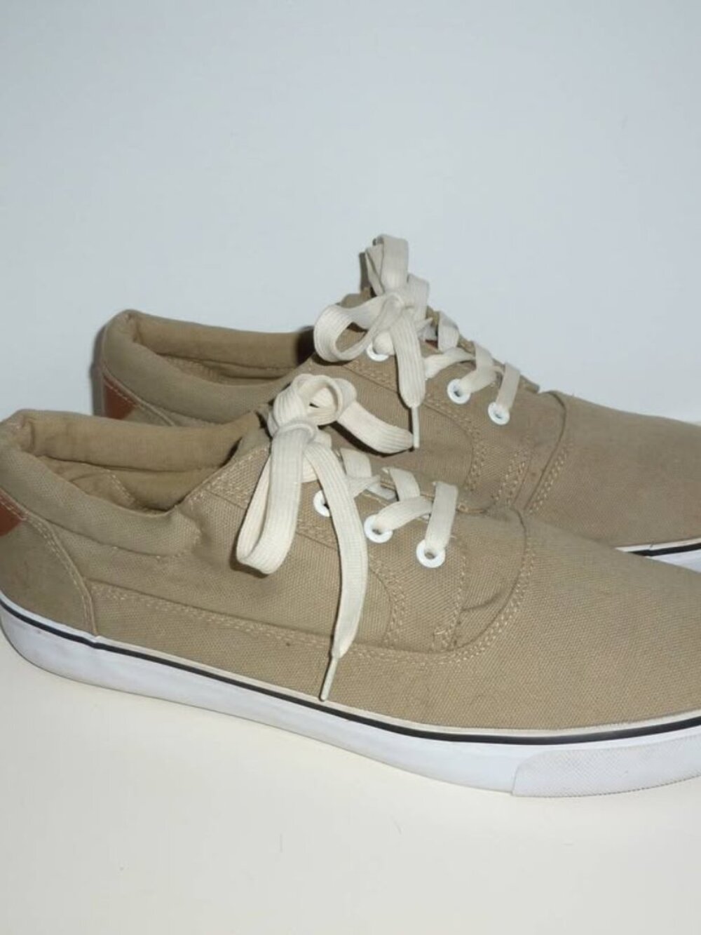 Unionbay Tan Canvas Sneakers / Shoes - Men SZ 11